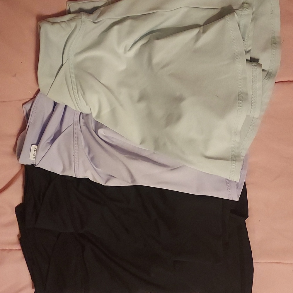 4 girls tennis skirts size Small (7-8)